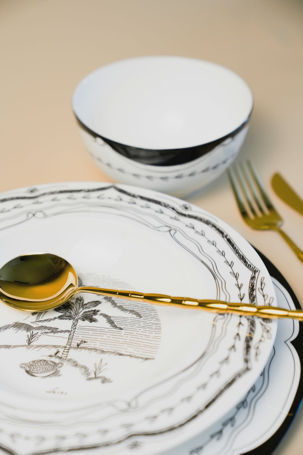 Detail shot of the Palm Dinner Set