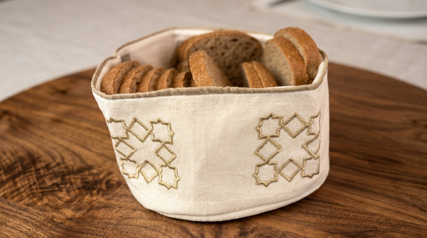 Arabesque 15-Piece Embroidered Table Set