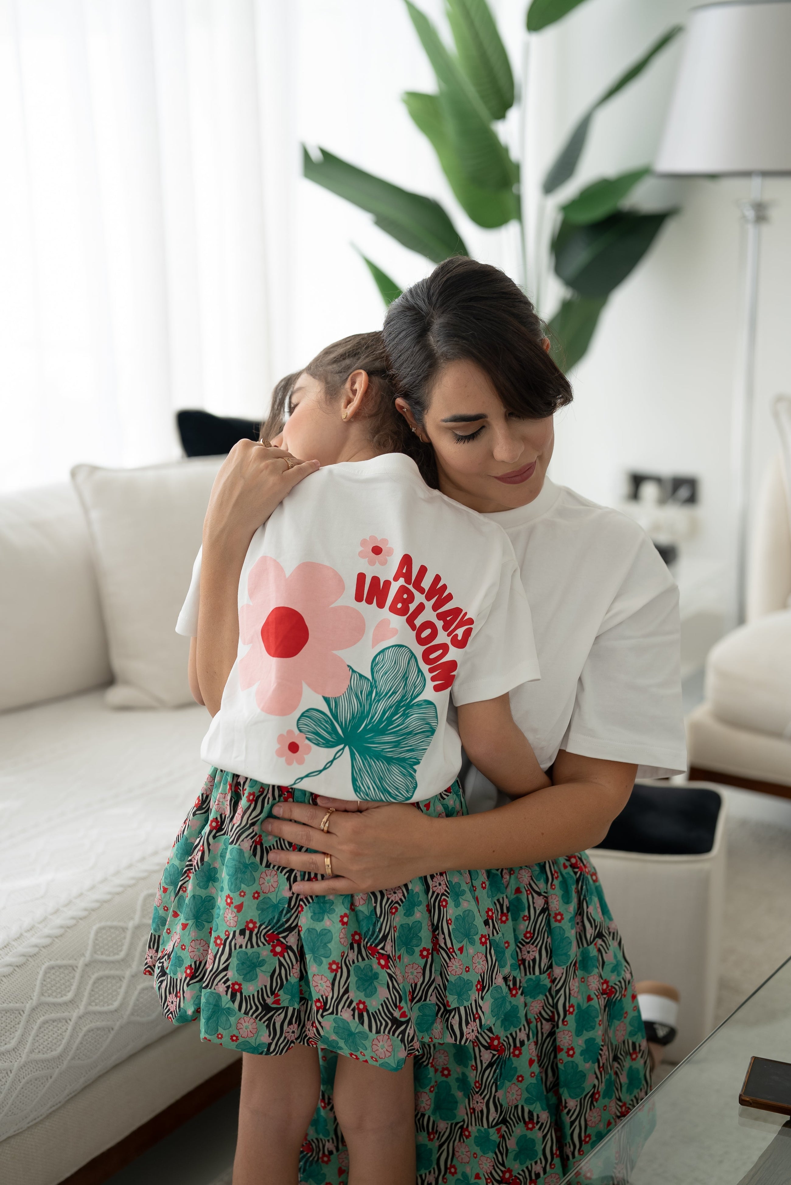 EOS X Remy Bloom  Oversized White Cotton Kids T-shirt - 