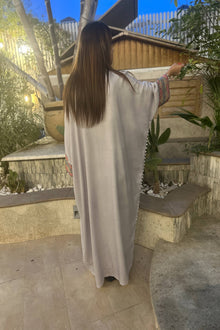 Aisha's Essence: Cotton Greige Abaya with Traditional Stitching