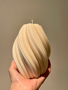 Large Twirl Candle