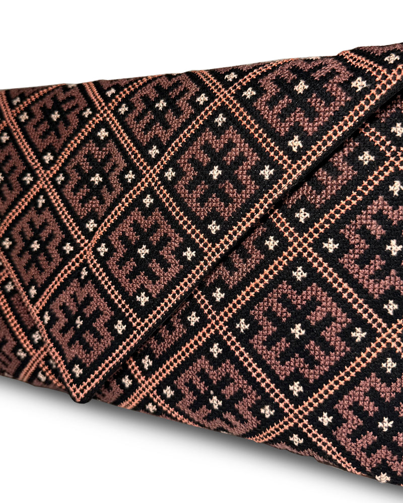 The Layali Noir Clutch