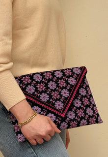 The Lilac Clutch