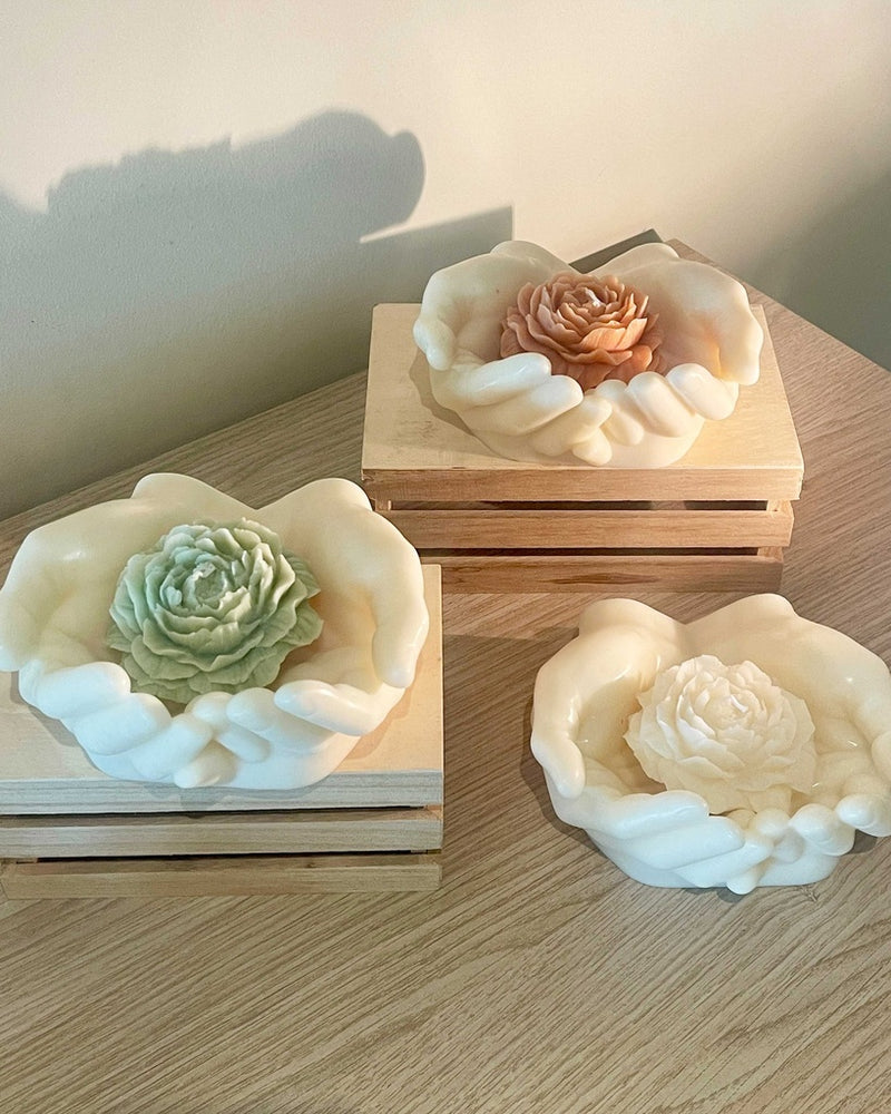 Set of The Hands candle + Small Peony