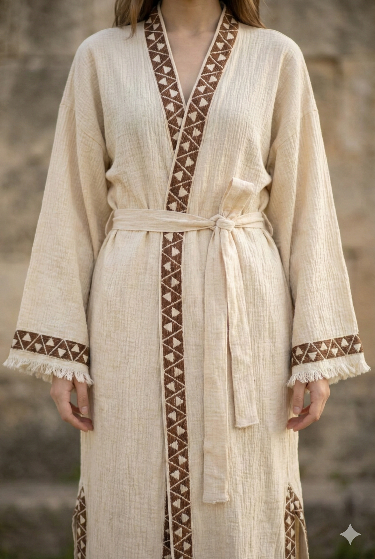 Front details of the Solin Kimono