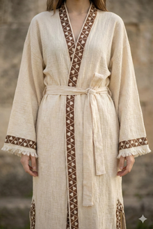 Front details of the Solin Kimono