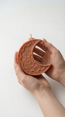 The Cresent Candle