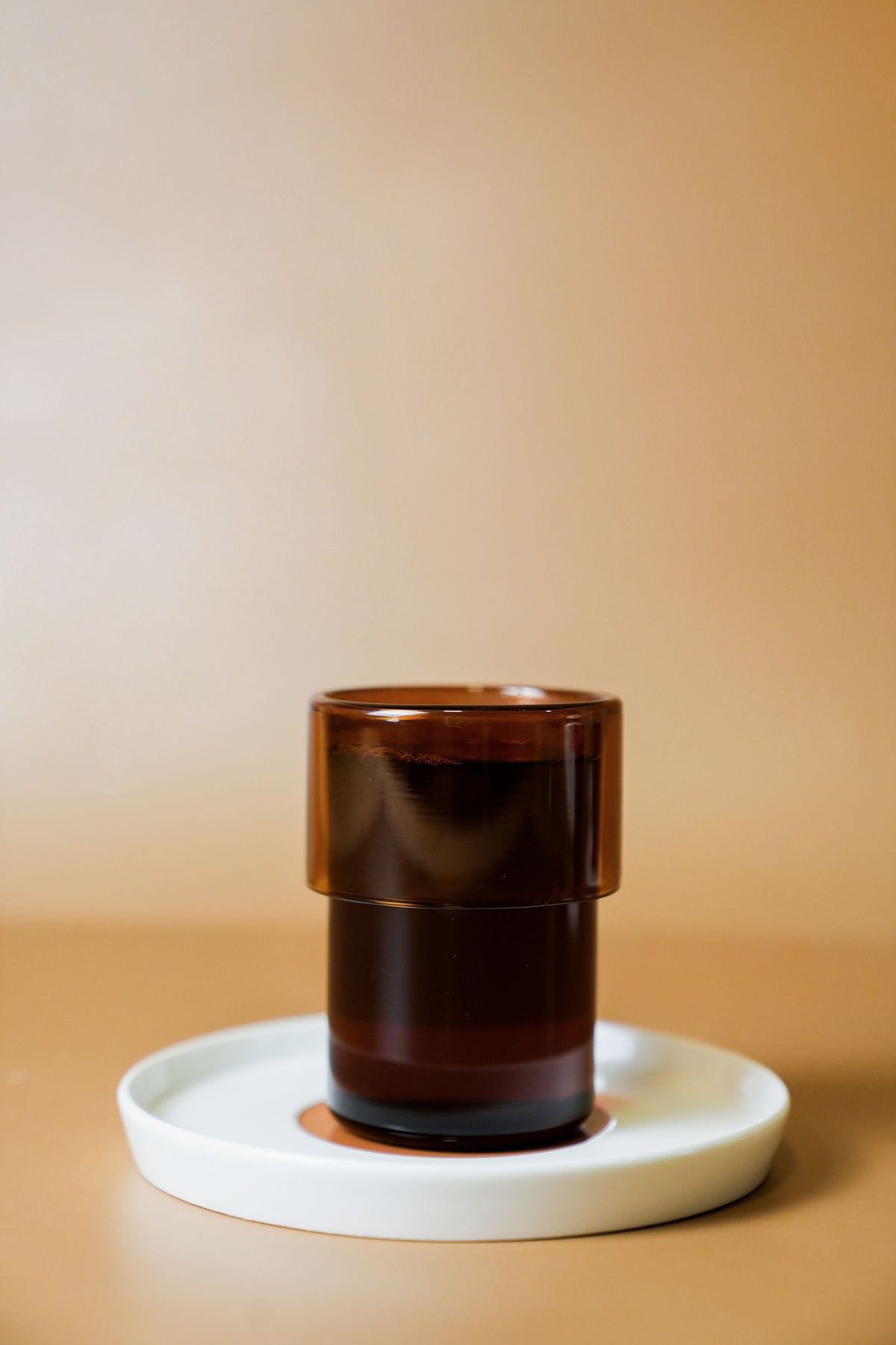Roj Tea Set in amber tone with minimalist silhouette by Doric Home